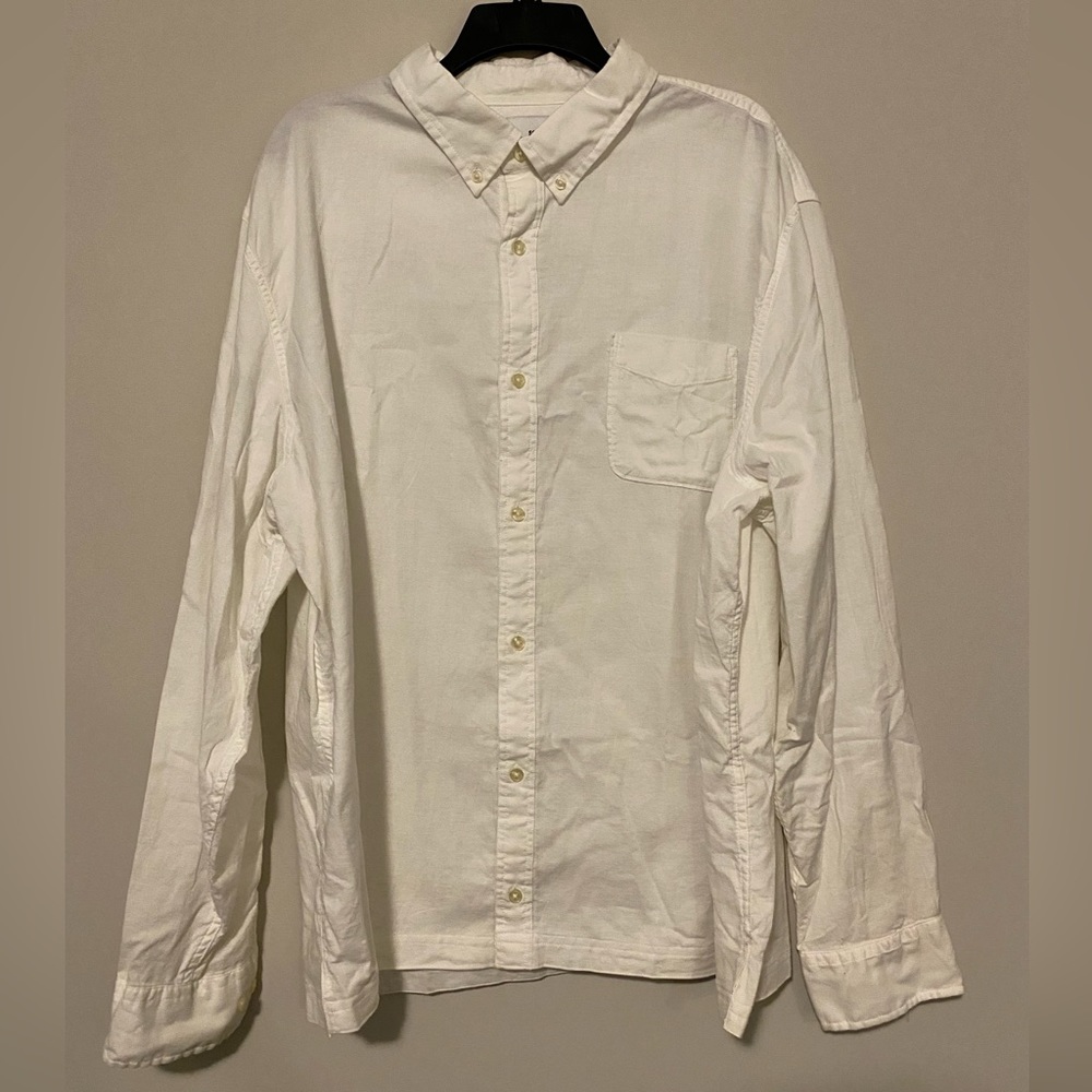 Men’s lightweight long sleeve white button up